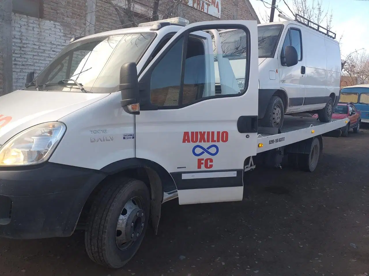 Grúa Auxilios FC en servicio